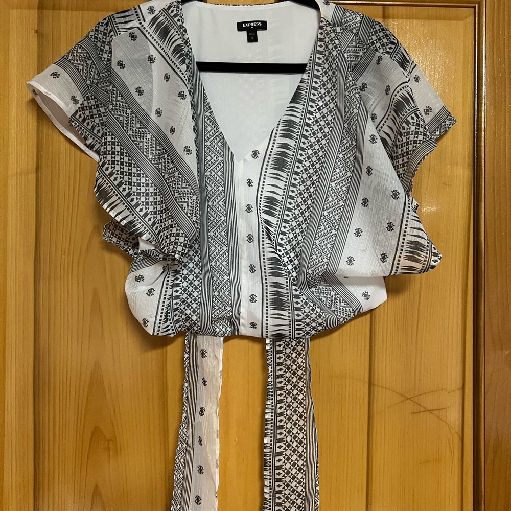 Express Monochrome Geometric Women's Blouse